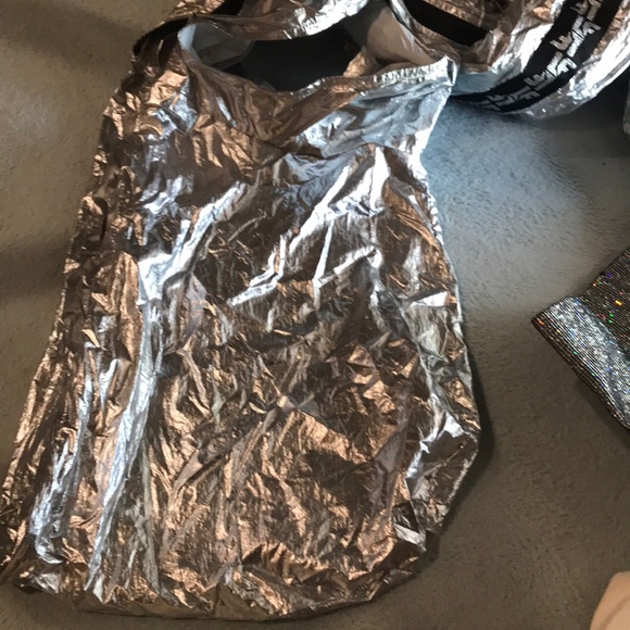 LF jumpsuit never worn org 234$ - Picture 4 of 4